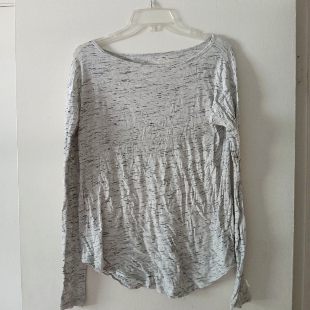 GAP lightweight long-sleeve Top Shirt Size Small